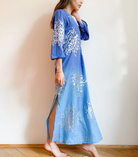 Load image into Gallery viewer, Tally Maxi Tunic Blues
